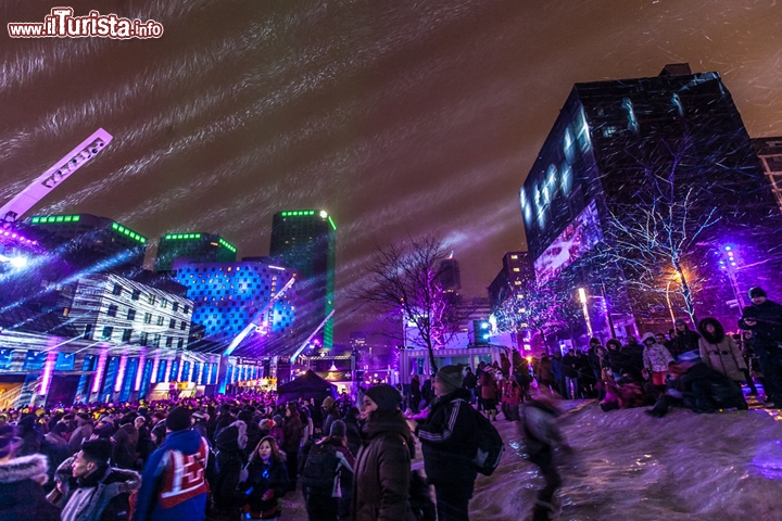 Montréal en Lumière, Montreal, Canada - Nella grande città canadese si tiene dal 2000, nella seconda metà di febbraio, uno dei più grandi festival di luci del mondo. Montréal en Lumière si svolge in tutta la città, sia in luoghi chiusi che all'aperto, nel gelido inverno del Québec, che culmina con il bagno di folla della Notte Bianca. Per maggiori informazioni si può visitare la pagina ufficiale o il nostro articolo appositamente dedicato.

