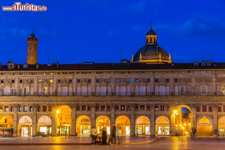 File:Lunetta Asia - Galleria Vittorio Emanuele II - Milano.jpg