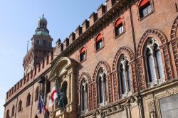 Palazzo d'Accursio, si trova sul lato ovest di Piazza Maggiore a Bologna - © Tupungato / shutterstock.com