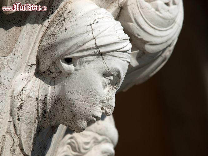 Immagine Fotografia del dettaglio di un capitello a Palazzo Ducale, Venezia  - © wjarek / Shutterstock.com