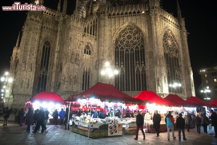 Immagine Il Mercatino di Natale sotto al Duomo di Milano - © Paolo Bona / Shutterstock.com