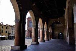 I Portici di piazza Cavour, parte del Palazzo dell'Arengo a Rimini - © Flying Russian - CC BY-SA 3.0 - Wikimedia Commons.