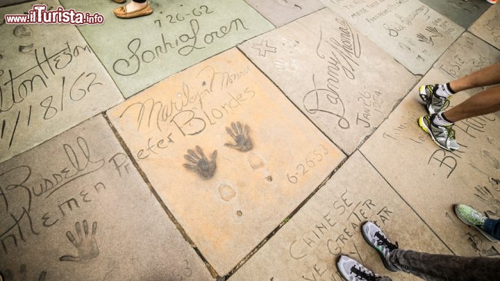 Immagine Inscrizione di Marylyn Monroe situata davanti al Teatro Cinese di Hollywood - © stockelements / Shutterstock.com
