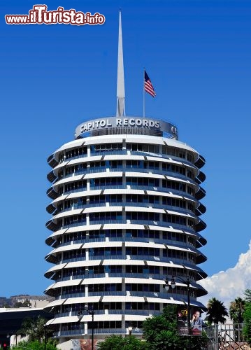 Immagine La torre di Capitol Records a Hollywood, Los Angeles  - © ruigsantos / Shutterstock.com