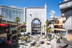 La piazza principale di Hollywood & Highland a Los Angeles  - © FiledIMAGE / Shutterstock.com 