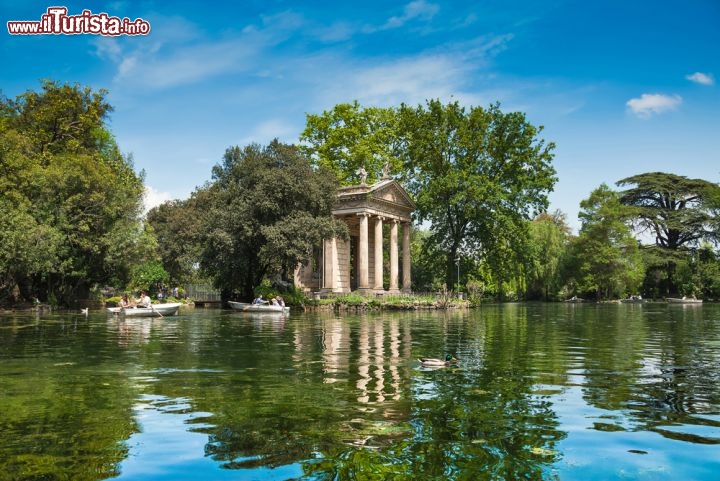 Immagine Giardino del Lago e tempio di Eusculapio a Villa Borghese  - © Alexander Demyanenko / Shutterstock.com