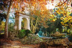 Il giardino di Villa Borghese Pinciana, a Roma, fotografato in autunno - © lapas77 / Shutterstock.com