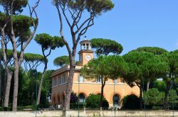 Piazza di Siena, all'interno dei giardini ...