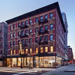 Il Visitor Center del Tenement Museum, all’angolo tra Delancey ed Orchard Street - © tenement.org