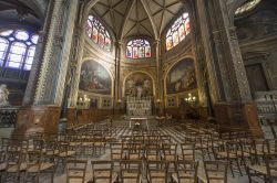Interno della cattedrale gotica di Saint Eustache, ...