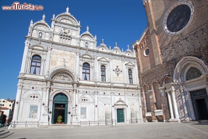 Immagine Scuola Grande di San Marco e Basilica intitolata ai Santi Giovanni e Paolo di Venezia - © Renata Sedmakova / Shutterstock.com