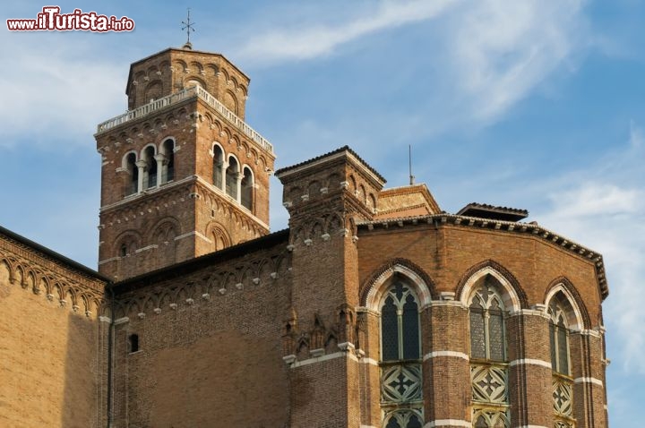 Immagine Abside della chiesa di Santa Maria Gloriosa dei Frari a Venezia - © Anibal Trejo / Shutterstock.com