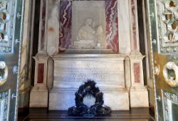 L'Epitaffio in latino della Tomba di Dante a ...