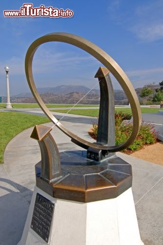 Immagine Meridiana solare al Griffith Observatory Los Angeles - © Peter Weber / Shutterstock.com