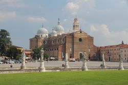 La grande chiesa dell'Abbazia di Santa Giustina ...