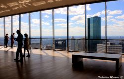 Dentro alla Sky Lobby della JPMorgan Chase Tower ...