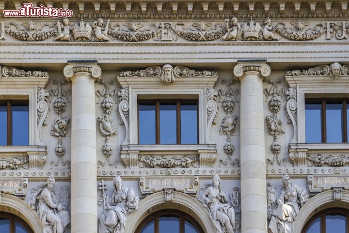 Immagine Particolare della ricca facciata del Kunsthistorisches Museum di Vienna - © Kiev.Victor / Shutterstock.com