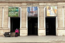 Ingresso del museo Albertina a Vienna. Qui si ...