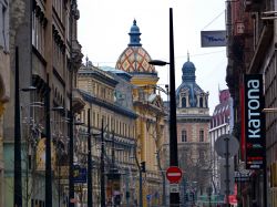 Una strada del centro di Budapest: ci troviamo ...