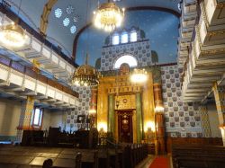 Una piccola ma splendida Sinagoga in via Kazinczy ...
