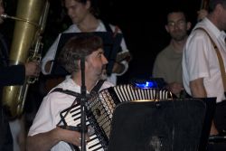 Un gruppo musicale klezmer nel quartiere ebraico di Budapest - © Attila JANDI / Shutterstock.com 