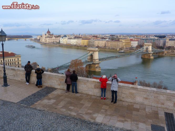 Immagine Il panorama di Budapest con il ponte delle Catene - © Monica Mereu