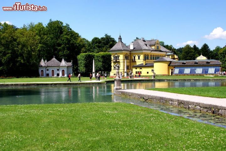 Immagine Castello di Hellbrunn ed uno scorcio del parco