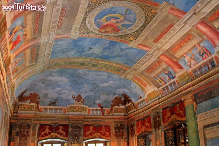 Immagine Il soffitto affrescato della Sala Banchetti di Hellbrunn, Salisburgo  - © SASIMOTO / Shutterstock.com