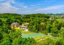 Vista aerea Castello di Hellbrunn parco Salisburgo