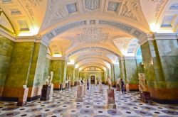 Galleria del museo Hermitage a San Pietroburgo in Russia - © cesc_assawin / Shutterstock.com