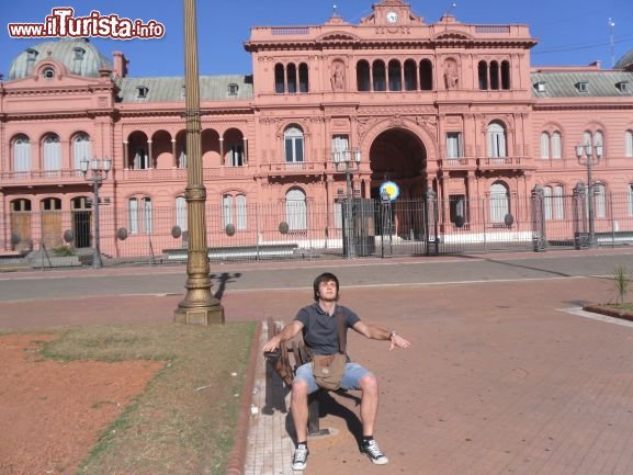 Immagine ..la casa rosada ed il caldo sudamericano..