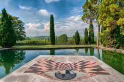 La grande meridiana orizzontale che trovate all'interno del Parco giardino Sigurtà a Valeggio Sul Mincio