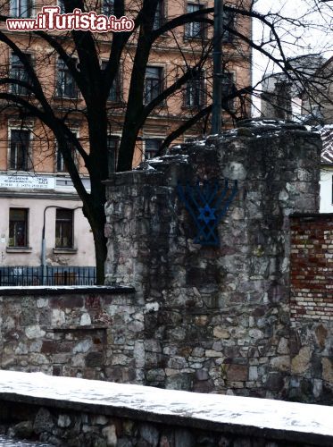 Immagine Dettaglio dei resti della sinagoga di Riga, interno Quartiere Sovietico - © Monica Mereu