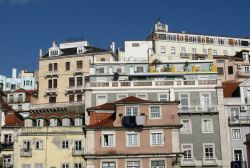 Le case tipiche del centro di Lisbona: siamo ...