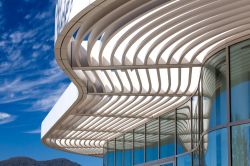 Design e architettura sono veramente di casa al Getty Museum (Gatty Center) in California. In realtà il museo ha due sedi distinte: a Malibu troviamo la Getty Villa  - © Ken ...