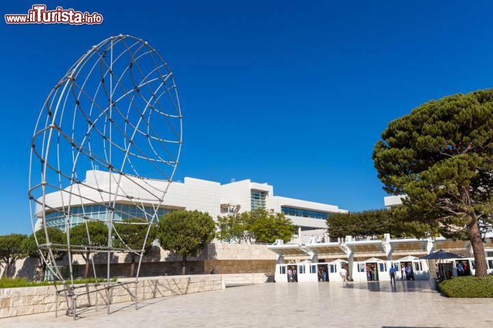 Immagine La visita deve includeew sia il museo che i magnifici giardini: il Getty Center di Los Angeles è una delle attrazioni imperdibili della città  - © f11photo / Shutterstock.com