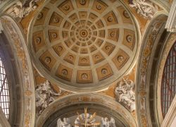 Dettaglio della volta della cappella dedicata a San Gregorio Barbarigo: si trova all'interno del Duomo di Padova - © Renata Sedmakova / Shutterstock.com 
