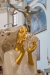 Statua dell'ambone posta all'interno della Cattedrale di Padova, davanti all'altere principale - © Renata Sedmakova / Shutterstock.com 