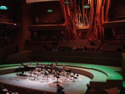 Interno della Walt Disney Concert Hall: il grande palcoscenico - © Ilpo's Sojourn - CC BY 2.0 - Wikimedia Commons.