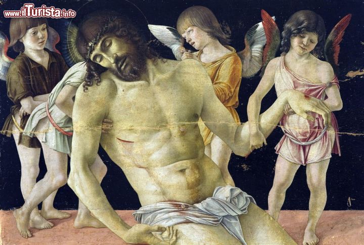 Immagine Il Cristo morto. Questa opera di Bellini è uno dei capolavori esposti dal Museo della Città di Rimini