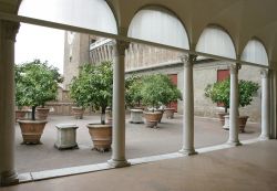 Una coorte interna al Castello di Ferrara - © ...