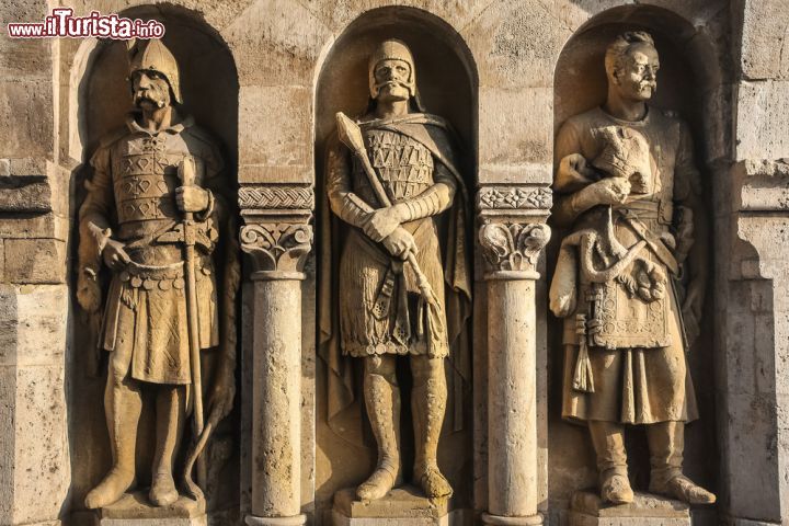 Immagine Un dettaglio dell'edificio neogotico della fortezza Halaszbastya, il Bastione dei Pescatori di Budapest - © Lev Levin / Shutterstock.com