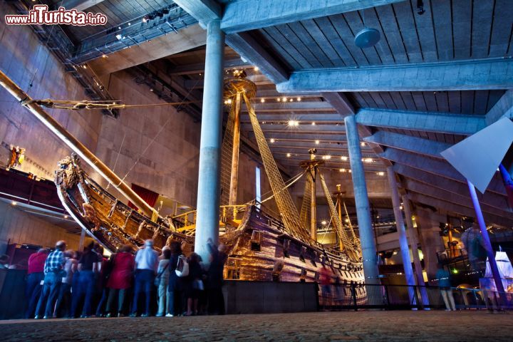 Immagine Il Vasamuseet venne trasferito nell'odierna struttura nel 1991: il vasto edificio consente ai turisti di avere una visione d'insieme della grande nave da guerra svedese, che naufragò nel 1628 alla partenza del suo viaggio inaugurale - © Alexander Tolstykh / Shutterstock.com