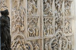 Particolare del calco della Porta del Duomo di Milano esposta alla Casa museo Lodovico Pogliaghi
