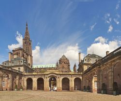 La Cattedrale di Strasburgo fotografata dal Palazzo Rohan - © Walencienne / Shutterstock.com