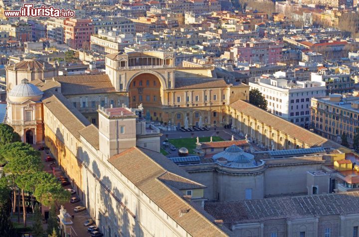 Immagine Dalla cupola di San Pietro si può ammirare un suggestivo panorama sui Musei Vaticani - © Cosmin Sava / Shutterstock.com