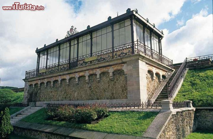 Immagine Costruito verso la fine del 19° secolo questo edificio ospita il Reservoir de Montsouris - © Arnaud Bouissou - MEDDE / it.rendezvousenfrance.com/