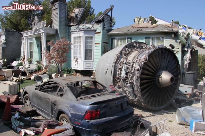 Immagine Il set de la Guerra dei Mondi, il colossal remake di Steven Spielberg: lo si può visitare presso gli Universal Studios di Hollywood - © Supannee Hickman / Shutterstock.com