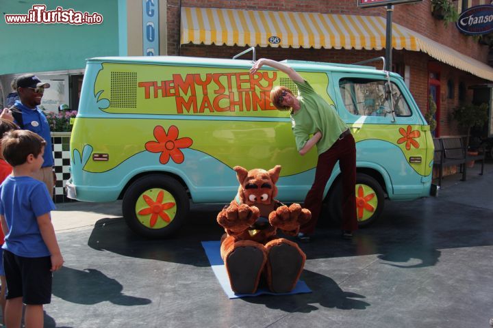 Immagine Anche Scooby Doo e la Mistery Machine agli Universal Studios di Hollywood a Los Angeles - © Supannee Hickman / Shutterstock.com