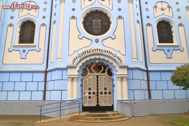 Immagine Bratislava, chiesa Art Nouveau di Santa Elisabetta (Modrý kostolík) © Florin Stana / Shutterstock.com